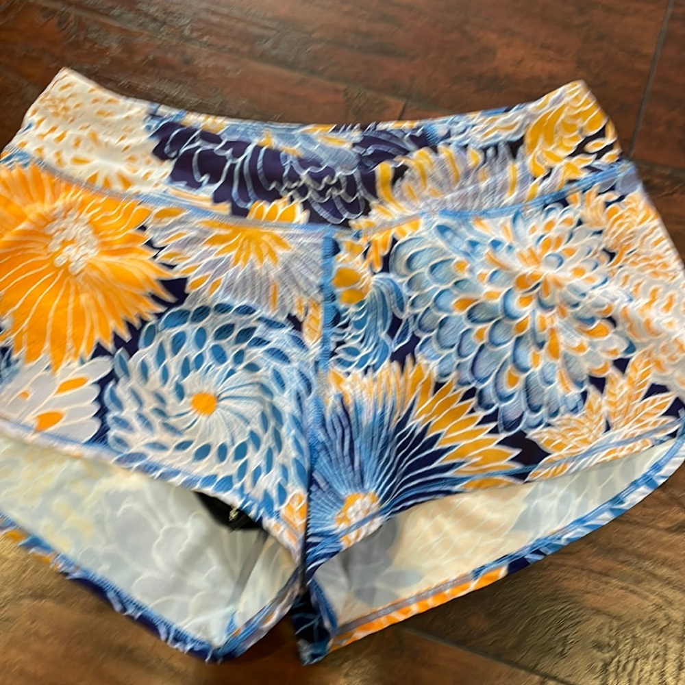 Jolyn running shorts size medium